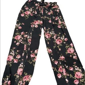 Floral flowy‎ pants